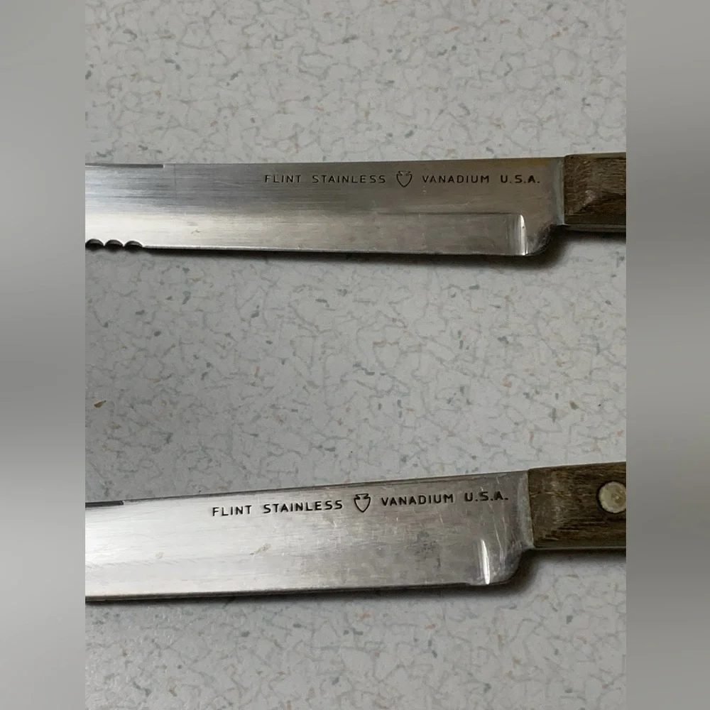 Vintage 2 EKCO Flint Vanadium Stainless Steel Arrowhead Steak Knife USA